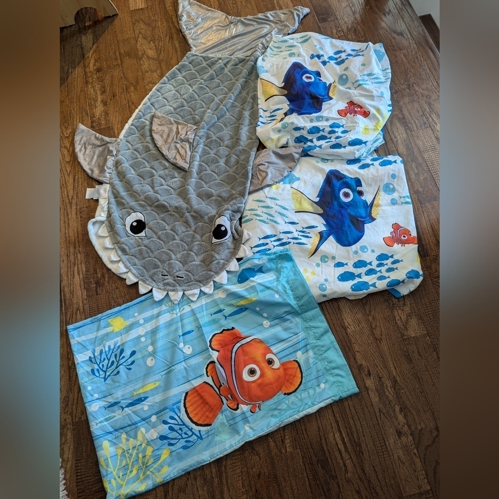 Disney EUC vintage Finding Nemo twin sheets Giant Nemo Plush shark cuddle throw